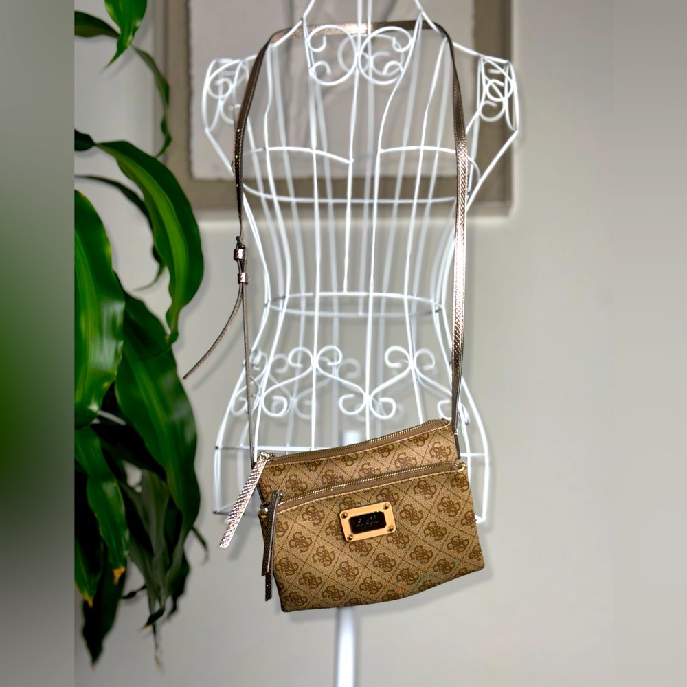 Guess Woman Shoulder Purse Tan and Brown